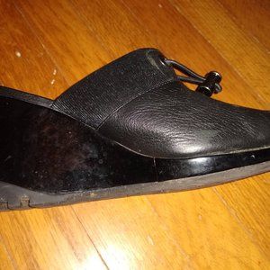 super cute vintage black Via Spiga wedge mules